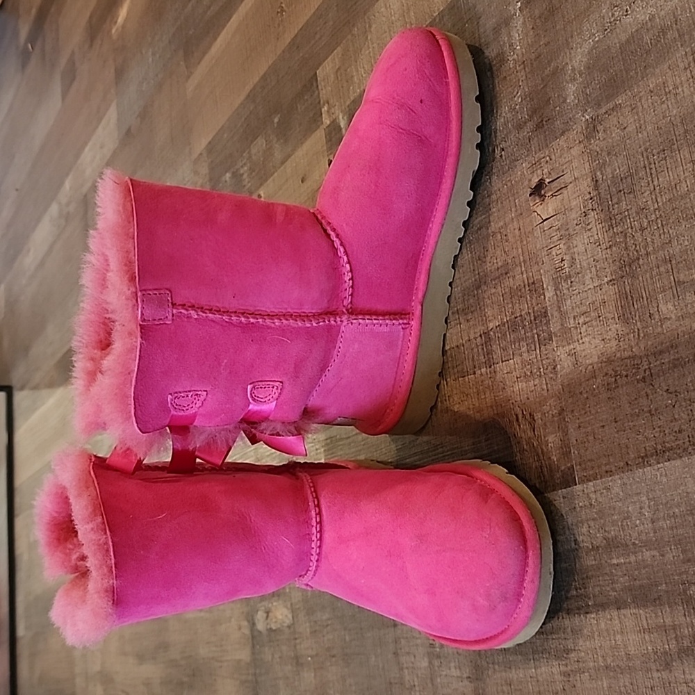 Pink bow ugg boots